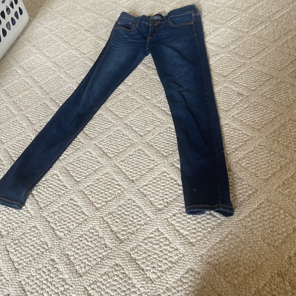 Size 3S W26 L29 Hollister jeans Zipper and button work worn a few times no flaws